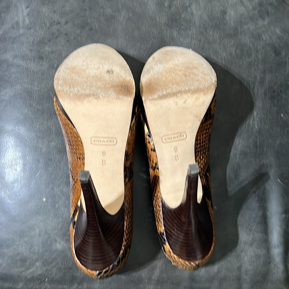 Coach Python Pumps Size 9 - Picture 5 of 12